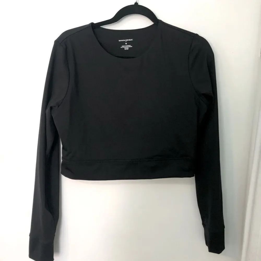 Banana Republic black crew neck crop top